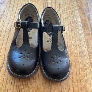 Footmates Sherry Girls Shoes size 11- Dark Brown